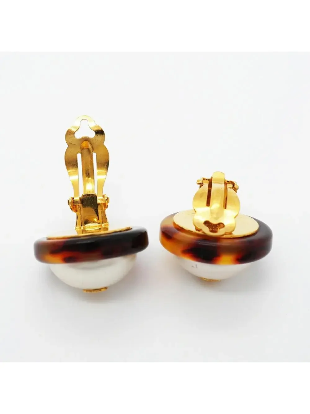 Chanel Cc Logo Circle Clip-On Earrings #327674C74B